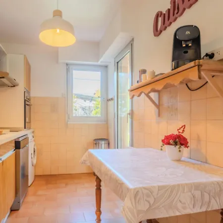公寓 Charming 80m For 6 People With Garden