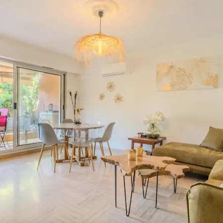 Apartmán Charming 80m For 6 People With Garden *